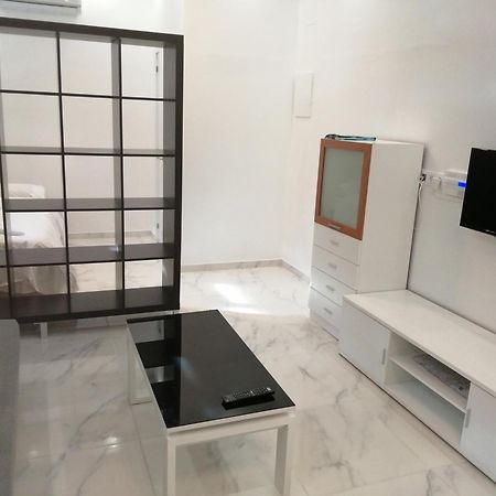 Hello Home Feria Madrid Room photo